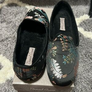 🆕️ Daniel Green Meg Black Brocade Flats (NWT)